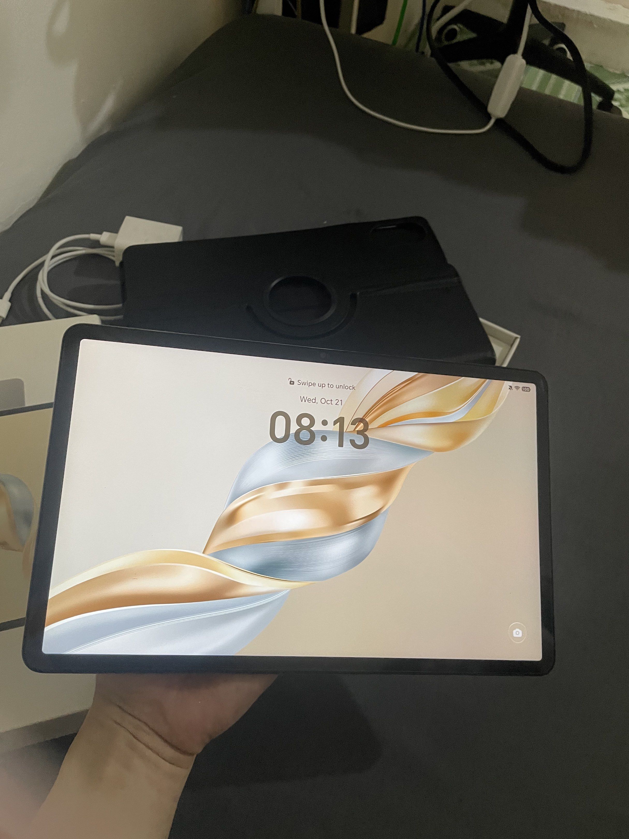 Honor pad X9a (Category: Android) located in Manila. Submitted by louieyobma14744 (Listing ID 1469561823, Image 3). Description: Bought last July 28 With case and tempered Box and charger.