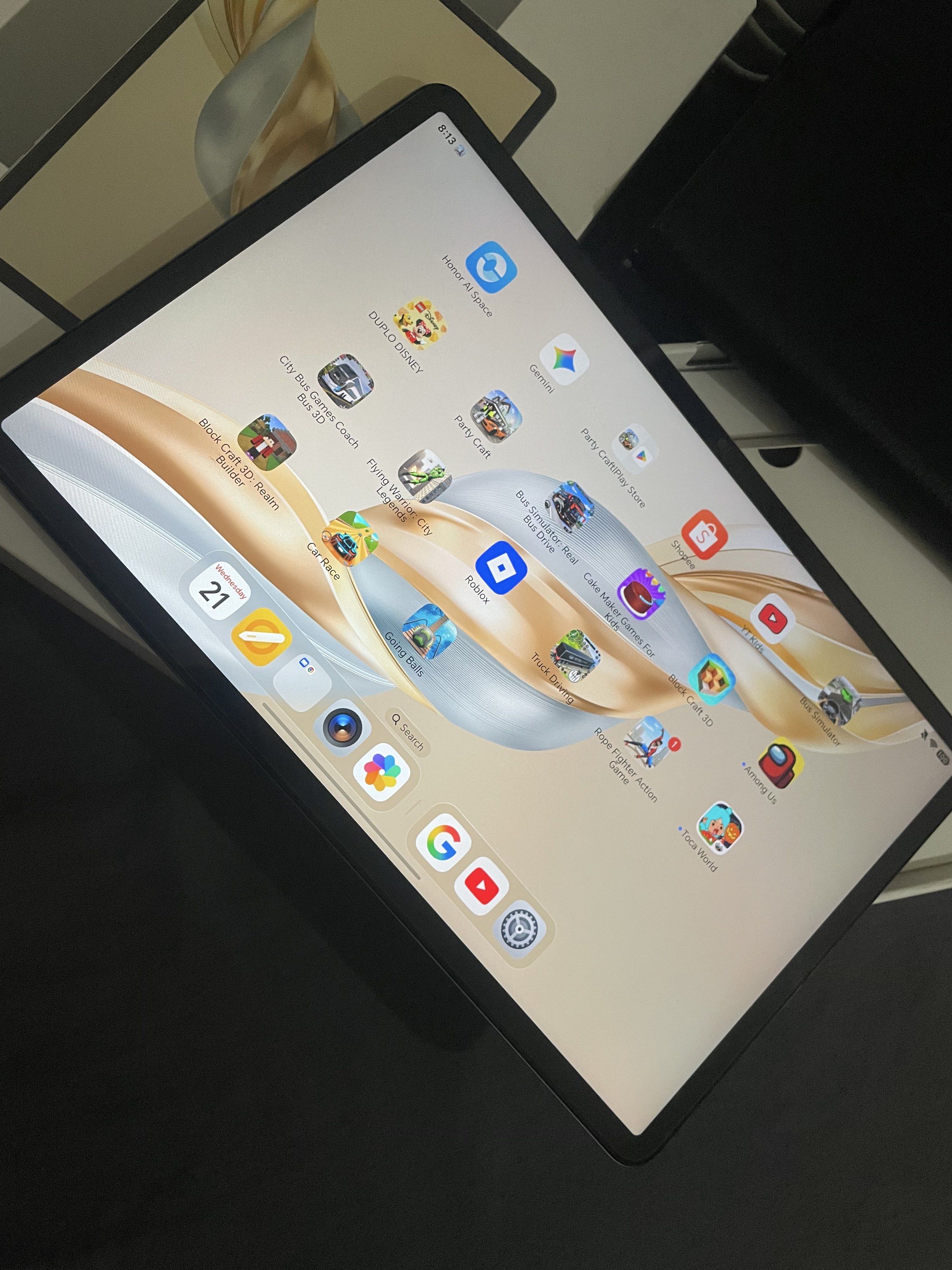 Honor pad X9a (Category: Android) located in Manila. Submitted by louieyobma14744 (Listing ID 1469561823, Image 1). Description: Bought last July 28 With case and tempered Box and charger.