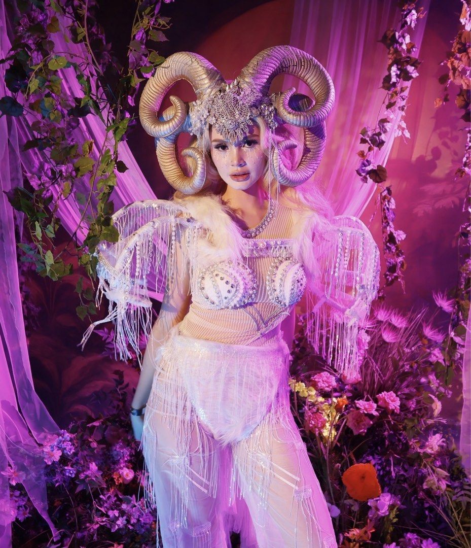 Horn costume for rent (Category: Announcements) located in Mandaluyong City. Submitted by samarahmay (Listing ID 1469525578, Image 1). Description: 3k rent 1 day + 2 k deposit refundable.