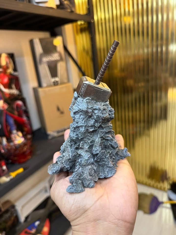 Hot toys Thor accesories (Category: Figurines & Statues) located in Paranaque City. Submitted by icko007 (Listing ID 1469433561, Image 2). Description: Hot toys Thor Mjolnir Diecast with Stone Base - 1999 Hot toys Thor Helmet - SOLD Dibs now Pay now /No Rush Shipping Location Paranaque Payment Gcash/Bpi Shipping Lalamove/Lbc Buyers Risk / Fee ‼️Seller is not responsible for: lost, stolen, or damaged packages..