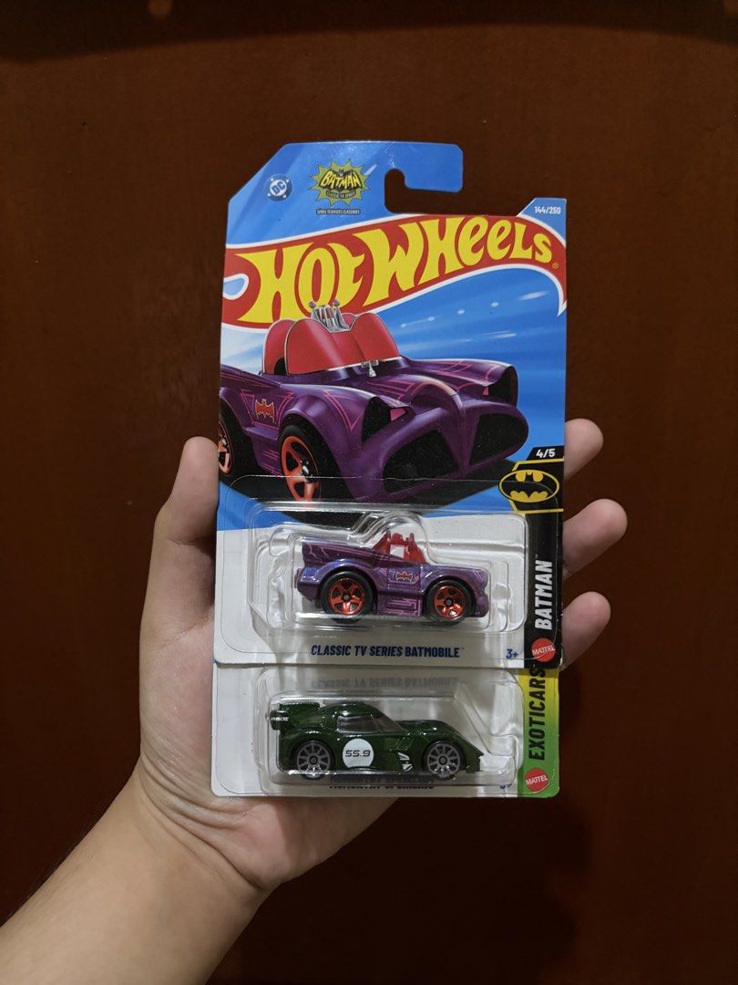Hotwheels pack (Category: Vehicle & Diecast Models) located in Manila. Submitted by stealss (Listing ID 1469553697, Image 1). Description: Damaged card (Batmobile) Only 220 for both Firm.