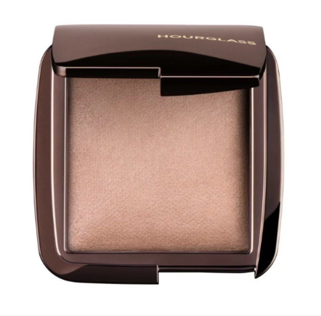 Hourglass Ambient Lighting Powder (Category: Makeup) located in Manila. Submitted by yuribeepbop (Listing ID 1469459065, Image 1). Description: - no box - shade : radiant light - used but not abused - dm for more photos.