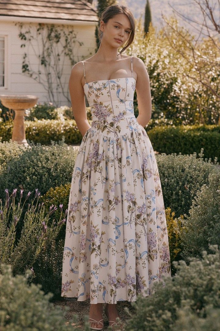House of Cb Ysabella (Category: Dresses) located in Bacolod City. Submitted by victoria2026 (Listing ID 1469562596, Image 1). Description: SRP: 16k for sure buyer pm me for actual pic rfs: decluttering, will buy new dresses Last Price Posted The price is firm, do not expect it to go any lower. I would rather keep it than sell it low..