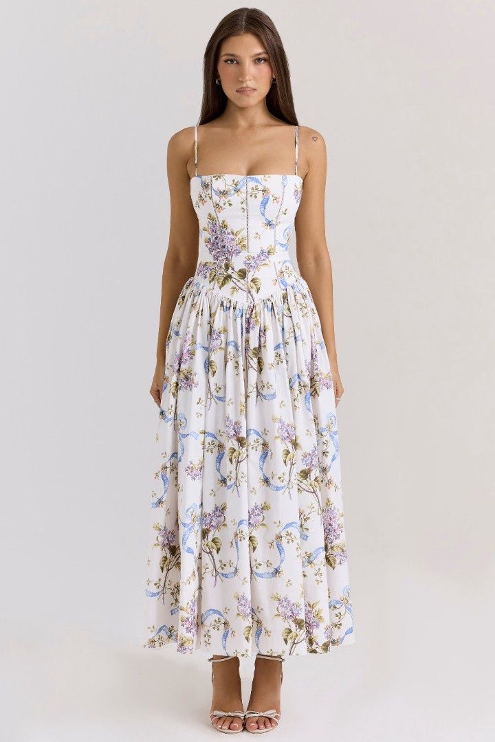 House of Cb Ysabella (Category: Dresses) located in Bacolod City. Submitted by victoria2026 (Listing ID 1469562596, Image 3). Description: SRP: 16k for sure buyer pm me for actual pic rfs: decluttering, will buy new dresses Last Price Posted The price is firm, do not expect it to go any lower. I would rather keep it than sell it low..