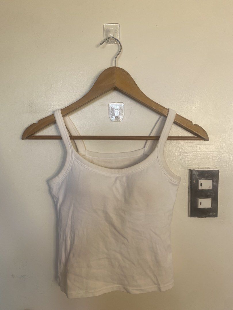 Hq padded top small salef25 (Category: Sleeveless) located in Baguio. Submitted by buyforless_2600 (Listing ID 1469417643, Image 1). Description: .