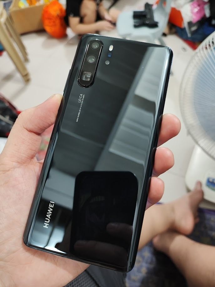 Huawei P30 Pro 256GB 8GB Ram Black (Category: Other Mobile & Gadget Accessories) located in Quezon City. Submitted by cosmic_xhenon (Listing ID 1469476236, Image 2). Description: FOR ONLY 9.5K LAST PRICE BIHIRA NA PO UNG GANITONG UNIT NA MAAYOS AND MAKINIS 256GB VARIANT AROUND 98% SMOOTHNESS SUPER PRESENTABLE MAALAGA UNG GUMAMIT EXCELLENT CAMERA EXCELLENT BATTERY LIFE WITH GOOGLE PLAYSTORE FLAGSHIP PHONE KIRIN 980 OLED, HDR10 FACTORY UNLOCKED OPE