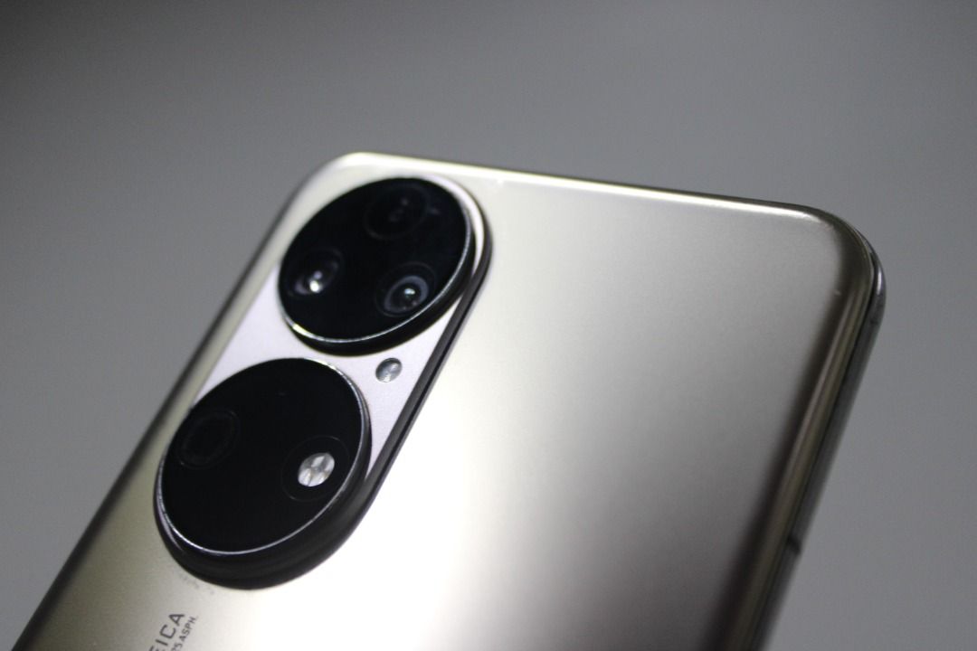 Huawei P50 (Category: Huawei) located in Manila. Submitted by iammisterpotatooo (Listing ID 1469437622, Image 3). Description: Huawei P50 8/256GB Cocoa Gold Snapdragon 888 4G EMUI 14.2.0.180 (Latest) 90hz screen refresh rate Price: P4,500.00 from P5,500.00 Issues: Camera Failed (Camera not working; front and back) Crack Glass but no ghost touch (front screen) White marks near bezels but doesn't affect touch. Back casing is slightly opened, but ca