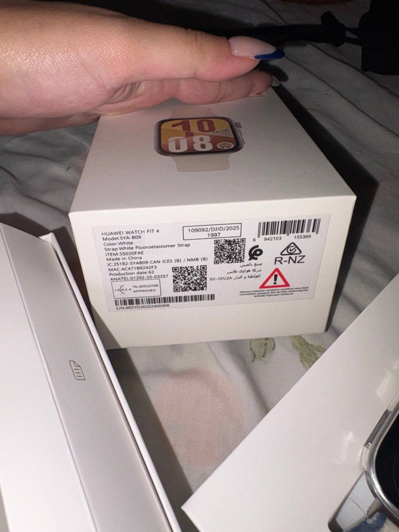 HUAWEI WatchFit 4 (Category: Wearables & Smart Watches) located in Quezon City. Submitted by mkl.p (Listing ID 1469535982, Image 3). Description: - originally at ₱6000, got it at ₱5399; selling for ₱4700 - NOT A PRO SERIES just the regular watch fit 4 - slightly nego for sure buyers - used twice only 😭 rfs: got whoop as a gift - bought March 2026 in the 🍊app - with box & manuals - with the original charger/chord (unused) - the white original st
