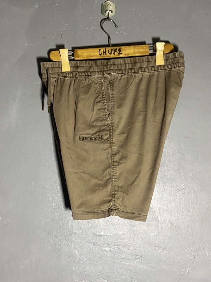 Hurley Elastic Waist Walk Short (Category: Activewear) located in Cabuyao City. Submitted by chukz_x (Listing ID 1469525932, Image 1). Description: Hurley Elastic Waist Walk Short Size : Large Dimes : 32-34W 17L 10H Condition : Excellent Issue : none Price: 400 📍READY TO WEAR 📍Cabuyao Laguna .