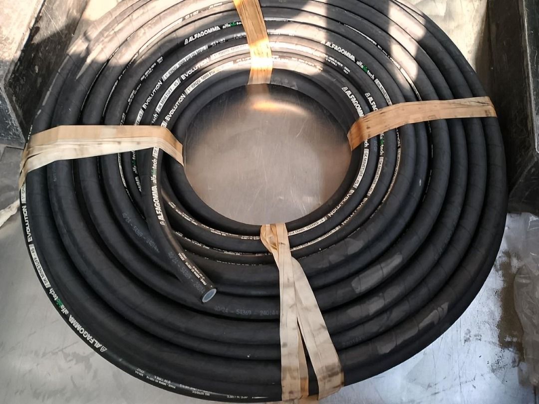 Hydraulic hose Specs: 3/4" x 4 wires (Category: Everything Else Others) located in Manila. Submitted by joeyroque09 (Listing ID 1469435338, Image 1). Description: Hydraulic hose Specs: 3/4" x 4 wires.