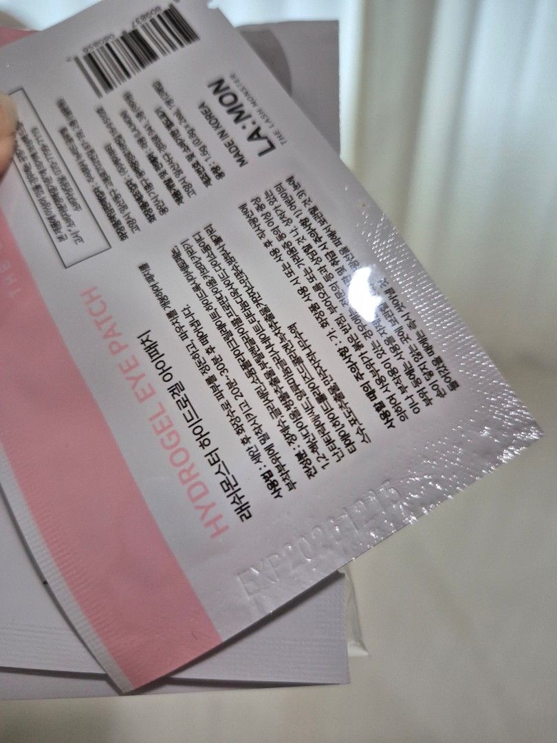 Hydrogel Eye Patch (Category: Face Care) located in Singapore. Submitted by ber30 (Listing ID 1469475505, Image 2). Description: - Brand: The Lash Monster (Made in Korea) - Features: Lint-free, easy to apply, and perfect stickiness for performing lash lift or extension - 12 pairs - Exp: 2026.12.15 Clearing many lash lift products and tools as I have stopped doing my lash lift biz. Do take a look at my other listings!.