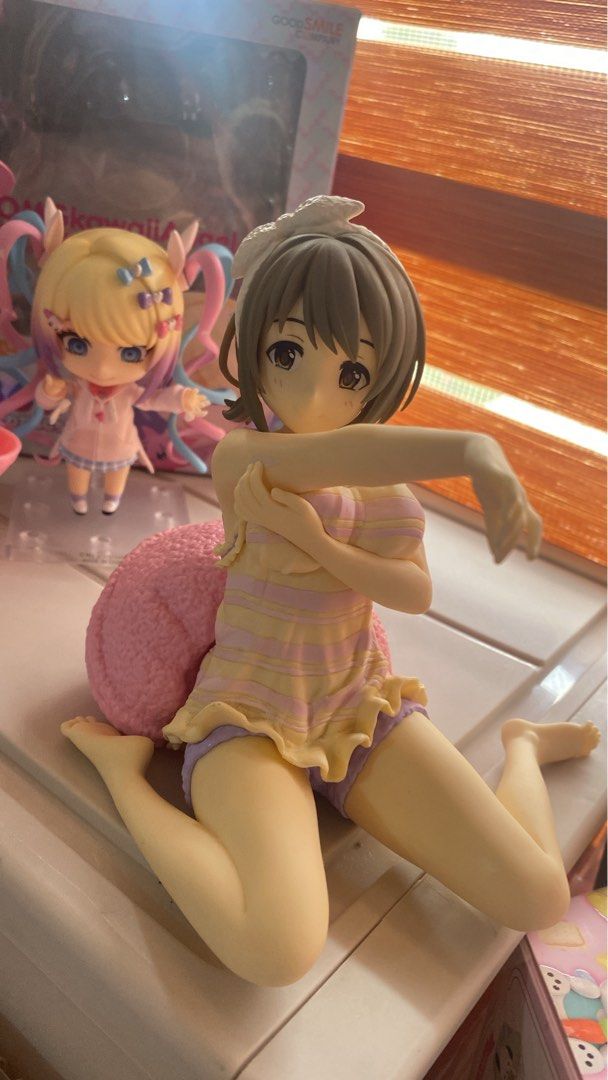 idk im larping her (Category: Figurines & Statues) located in Manila. Submitted by meoinmeow (Listing ID 1469408916, Image 1). Description: she’s authentic but idk where she’s from 😭😭 i got her for 650 baht (1200₱) .