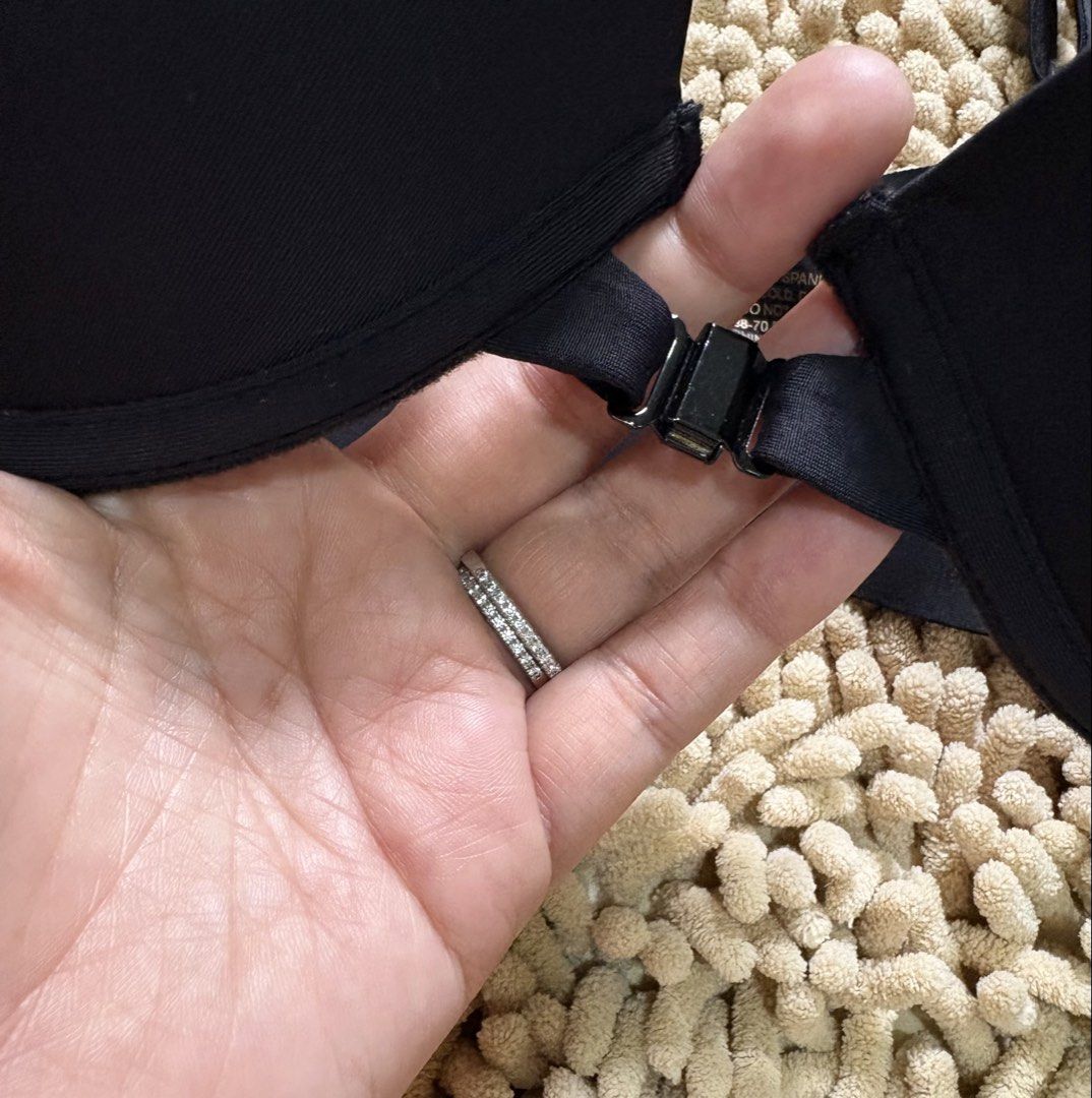 Imported DANSKIN front lock push up bra 36B (Category: Undergarments & Loungewear) located in Quezon City. Submitted by heartshop.ph (Listing ID 1469411524, Image 3). Description: Seamless Front lock /magnetic closure 36B .