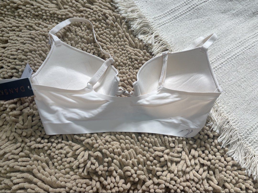 Imported DANSKIN push up Front Lock Bra 34C (Category: Undergarments & Loungewear) located in Quezon City. Submitted by heartshop.ph (Listing ID 1469412556, Image 2). Description: Seamless Magnetic closure front lock Creamy nude color Push up.