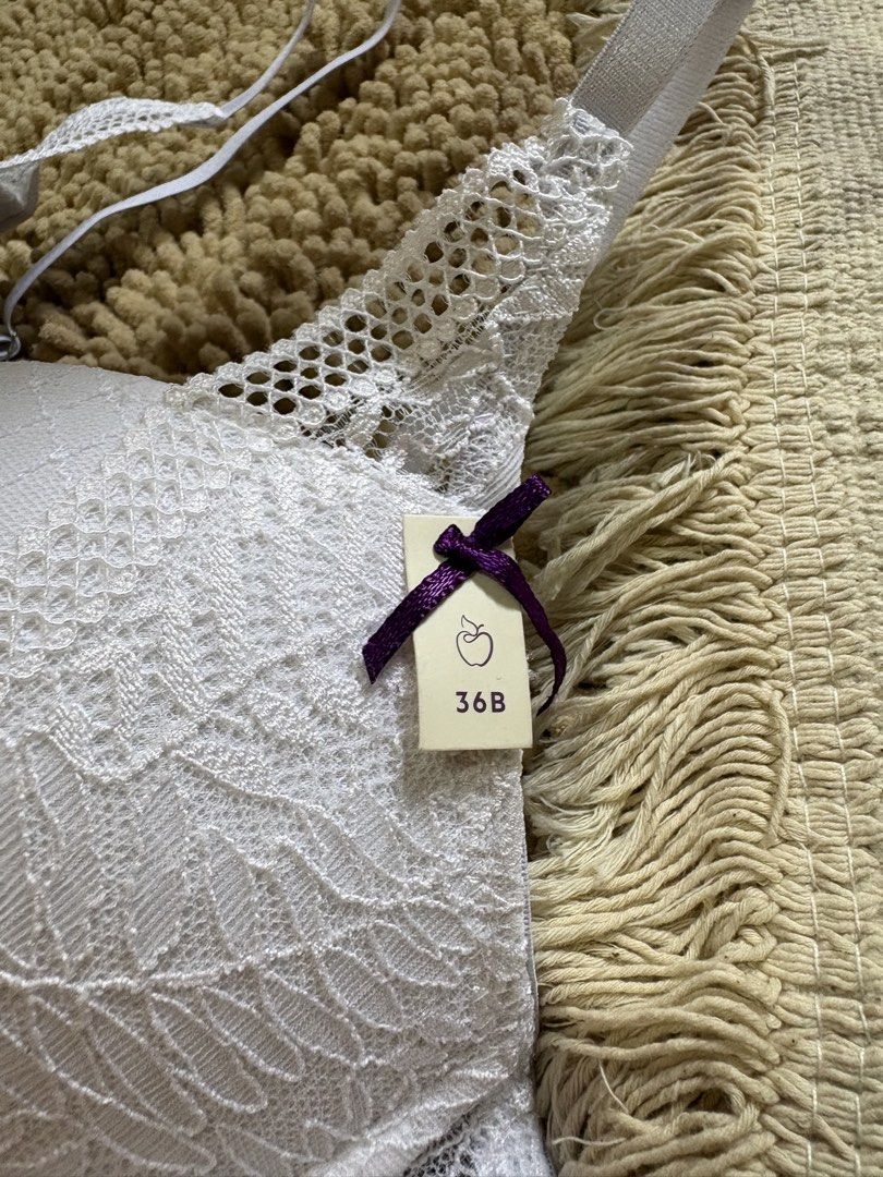Imported EVA white lace bra 36B (Category: Undergarments & Loungewear) located in Quezon City. Submitted by heartshop.ph (Listing ID 1469414695, Image 2). Description: Lace Push up bra.