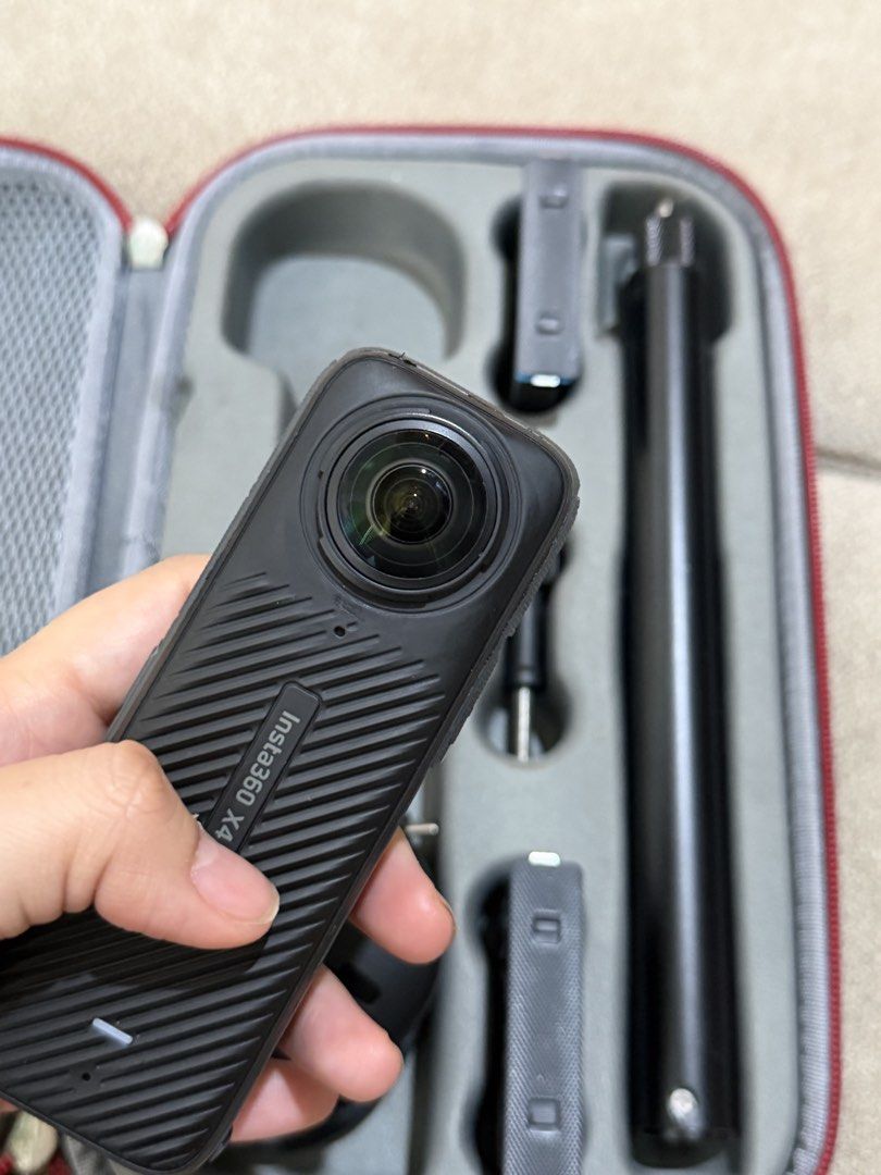 Insta360 X4 Bundle (Category: Cameras) located in Manila. Submitted by soulhealer_24 (Listing ID 1469413527, Image 2). Description: Firm! Not replying sa lowball or lower rate. Camera bag X4 camera 3 batteries Invisible selfie stick Meet up: MANDALUYONG No warranty na No box No sd card (buy your own).