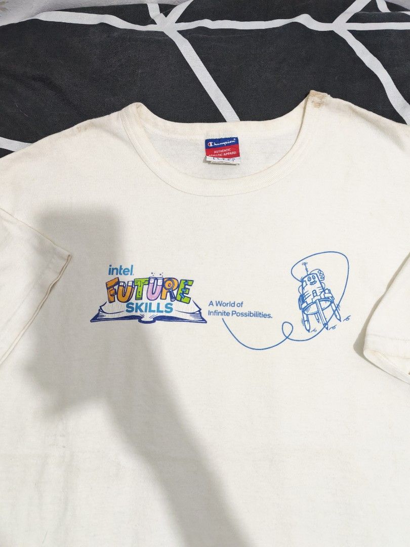 INTEL. X CHAMPION SHIRT (Category: Formal Shirts) located in Pili. Submitted by janrypalmerodelima (Listing ID 1469548029, Image 3). Description: INTEL. X CHAMPION SHIRT DIMES: 22x30 CONDITION: VERY GOOD COLOR RATE: 9.5/10 ISSUE: YELLOW STAIN NEED WASH.