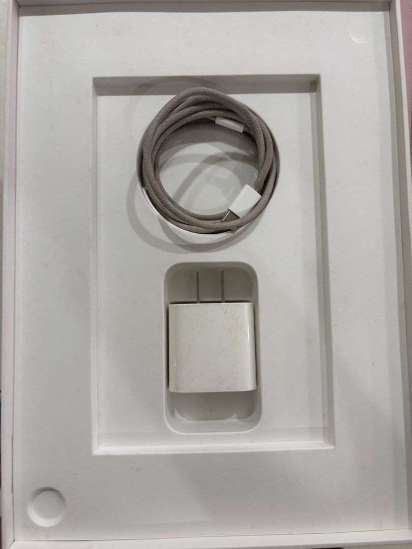 Ipad 11th gen (Category: iPad) located in Bulacan. Submitted by cutieee_11 (Listing ID 1469481539, Image 2). Description: Ipad 11th gen complete PRICE FIX‼️‼️ Sale only 128 gb No issue (has a small scuff on the screen refer to picture) No dents 89 bh 300+ cc Inclusion: Box Adaptor Case Keyboard Ipad pouch Manuals Rfs:my sister doesn’t use it anymore Prefer payment:Bank transfer or cash For meetup or pick up around bulacan or manila or near places