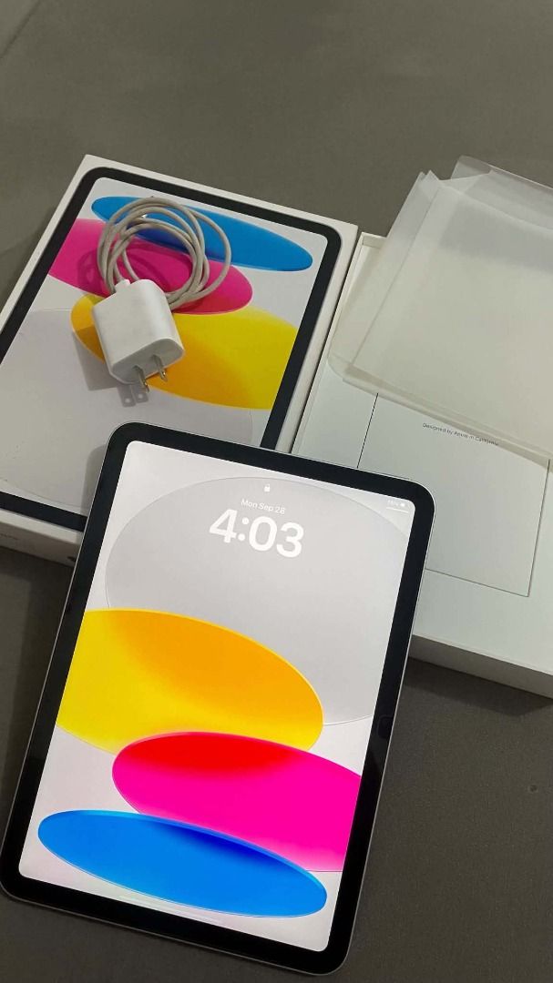 Ipad A16 256GB 97% BH 77 CC (Category: iPad) located in Bulacan. Submitted by bioscuddle (Listing ID 1469401728, Image 1). Description: 256 gb silver 97% BH 77 Cc No issue No scratch With free case and tempered bought 1 week ago With original box With original charger Under warranty January 2027 Lady owned Rfs: hindi na nagagamit.
