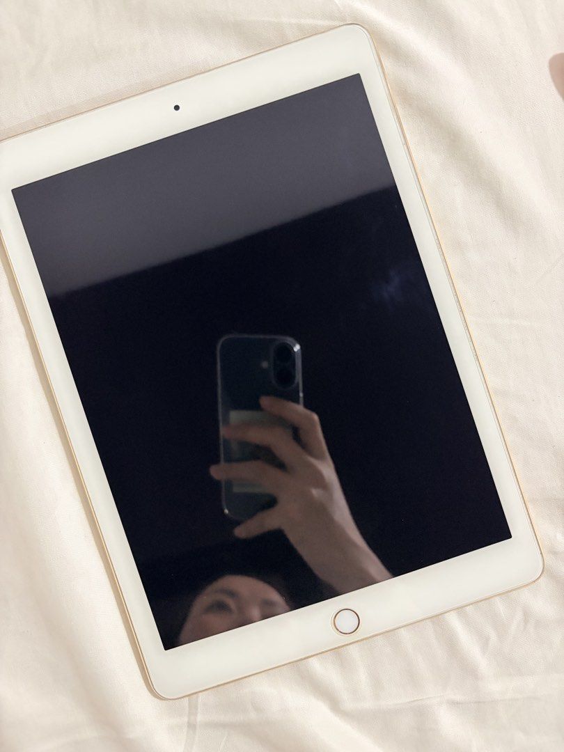 Ipad Air 2 Gold 64gb (Category: iPad) located in Lucena. Submitted by annsexclusive_wardrobe (Listing ID 1469491004, Image 1). Description: No scratches With tampered glass now Used for reading only, ibooks and kindle Bought in Qatar cant remember the year - Model: Apple iPad Air 2 - Color: Gold - Storage Capacity: 64GB - Condition: Well-maintained, clean display and smooth performance - Features: Crisp screen, responsive touch ID, perfect for me