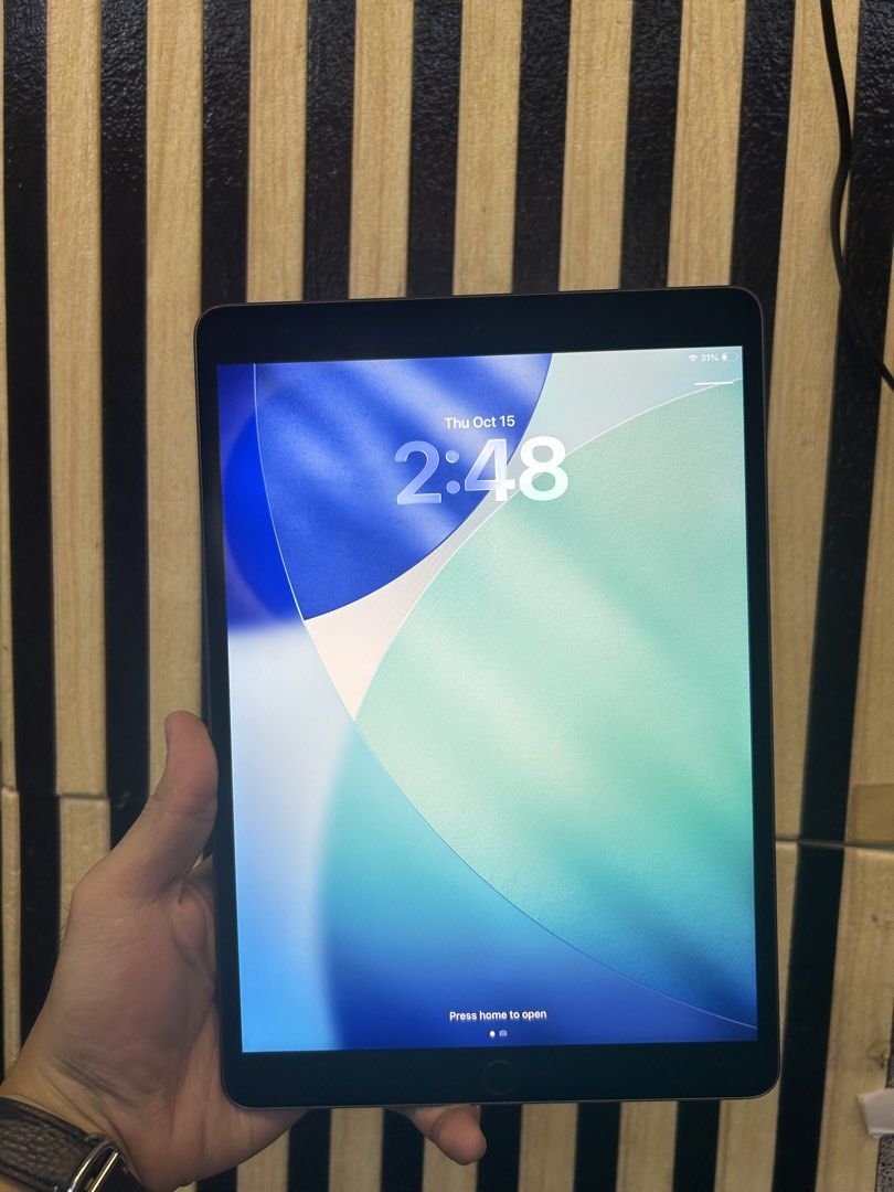 IPAD AIR 3RD GEN WIFI (Category: iPad) located in Manila. Submitted by macho07 (Listing ID 1469437385, Image 1). Description: .