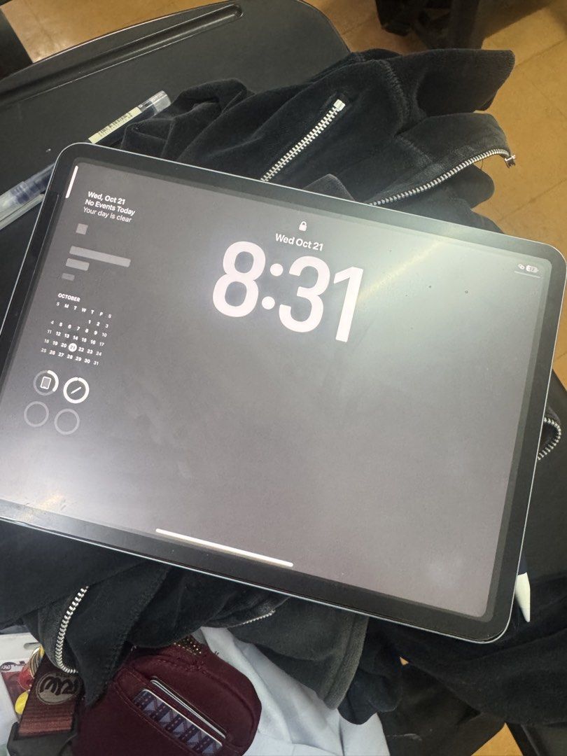 iPad Air 4th Gen 256 GB (Category: iPad) located in Quezon City. Submitted by freiyavee (Listing ID 1469400838, Image 2). Description: 📱 iPad Air 4th Gen [256GB] Sky Blue – Hidden iCloud Issue (Read Description) ₱18,000– [Fixed] 📍 Meet-up: SM Megamall, SM MOA, or any MRT or LRT line Specs & Condition * iPad Air 4 (2020), [storage]GB, Sky Blue, Wi-Fi only * 10.9” Liquid Retina display, A14 Bionic chip * Touch ID (top button): working * Screen: n