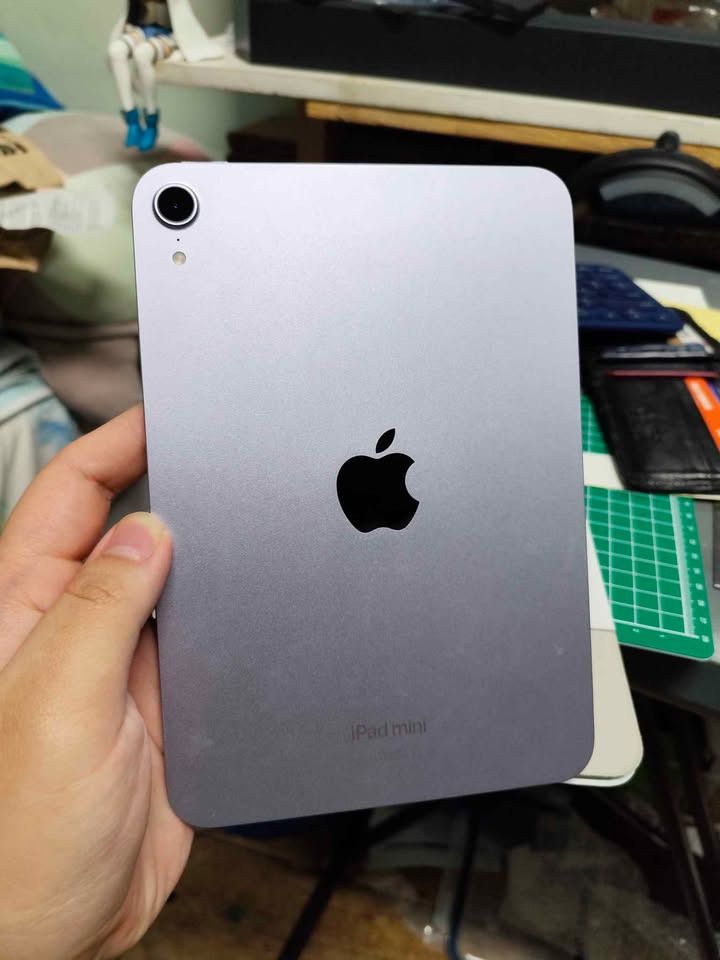 iPad Mini 7 A17 Pro with Apple Pencil Pro (Category: iPad) located in Quezon City. Submitted by epicturtle_9fdde2 (Listing ID 1469420798, Image 2). Description: iPad Mini 7 A17 Pro Wifi 128GB Almost new, bihira ginamit no damage. 100% battery health Includes: Charger Apple Pencil Pro Magnetic Cover + Tempered Glass can install some paid art program apps Procreate Nomad Sculpt Gcash payment. can meet up for inspection at: Robinsons Magnolia Gatewa