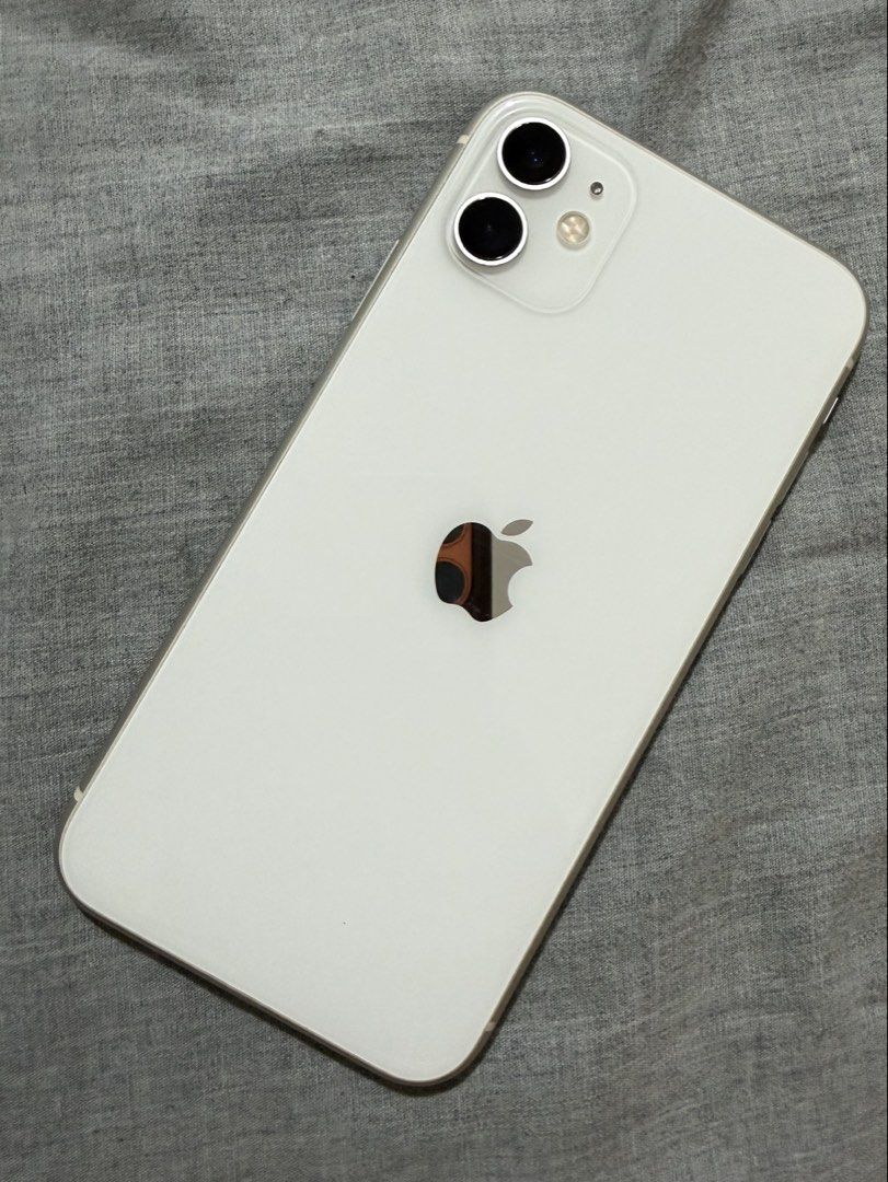 Iphone 11 (Category: iPhone 11 Series) located in Manila. Submitted by reezus (Listing ID 1469540871, Image 1). Description: Iphone 11 64gb Few minor scratches 70% battery health 7,500 Negotiable .