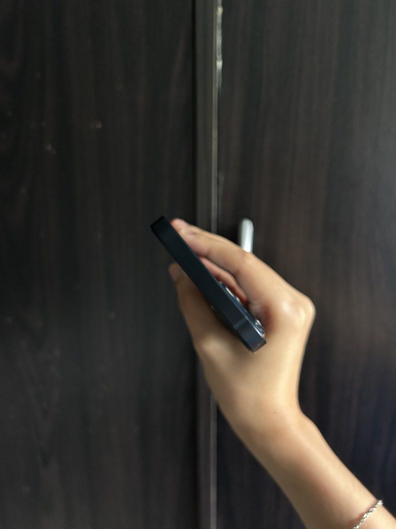 Iphone 13 - 128 gb (Category: iPhone 13 Series) located in Caloocan City. Submitted by aj_theaa (Listing ID 1469492982, Image 3). Description: IPHONE 13 MIDNIGHT 128 GB FIXED PRICE - 86 battery health - all working and no issue - NTC approved - no sim restriction all original parts, no history of repair unli check & reset 📍sjdm bulacan/north caloocan.