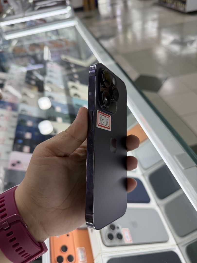 Iphone 14 Pro 128gb 100% BH Smartlocked NTC (Category: iPhone 14 Series) located in San Juan City. Submitted by javedsgadgetshop (Listing ID 1469400923, Image 3). Description: Posting available device for today! QUICK INFO : Iphone 14pro 128gb 100% battery Factory Unlock No issue / No repair Comes w/ case&charger Price may vary depends on the available Accepting swap/trade-in/installment/walk-in/delivery. For reference: visit our page - Javed's G