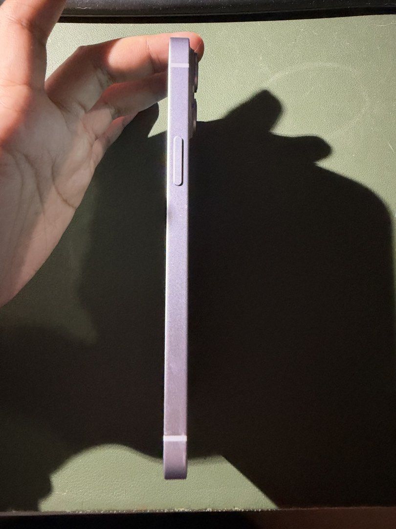 iPhone 14 Plus 128GB | Factory Unlocked | (Category: iPhone 14 Series) located in Taguig. Submitted by iceicebaby2020 (Listing ID 1469497198, Image 3). Description: Price: ₱22,500 (Negotiable) Selling my personally owned iPhone 14 Plus 128GB as I’m upgrading to a new unit. 💜 Details: * Model: iPhone 14 Plus * Storage: 128GB * Battery Health: 82% * Factory unlocked * Original box included * Condition: Cosmetic dent on the metal frame; please see 