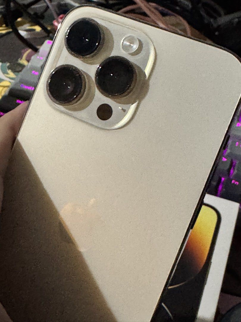 iPhone 14 Pro Max - 128gb - Gold (Category: iPhone 14 Series) located in Manila. Submitted by jerome895 (Listing ID 1469504475, Image 2). Description: 📱 FOR SALE: iPhone 14 Pro Max 128GB Gold 💰 ₱25,500 — LAST PRICE / FIXED ✨ Details: * iPhone 14 Pro Max 128GB * Gold * 100% Battery Health * Original box included * Face ID working * All functions working properly 📱 Condition: * Screen has light scratches only * Frame has scratches/scuffs from no