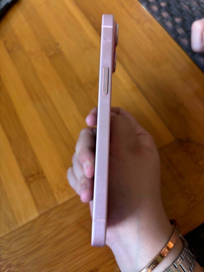 Iphone 15 256gb Pink (Category: iPhone 15 Series) located in Valenzuela. Submitted by aliyah02 (Listing ID 1469571504, Image 3). Description: STILL SLIGHTLY NEGO Iphone 15 256gb Pink 71bh All parts are original small scratches No issue Openline-Any sim available With cases.