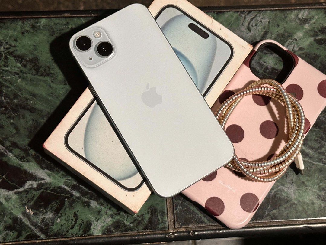 IPhone 15 Plus 128gb complete (Category: iPhone 15 Series) located in Manila. Submitted by senpaiskep07388 (Listing ID 1469519015, Image 2). Description: IPhone 15 Plus (Blue) 128gb Factory Unlocked any sim Good condition Complete with box and cord All functions are working Has chip marks, minor dents. Need cash. Also open for swap add ka cash 📍Quezon City.