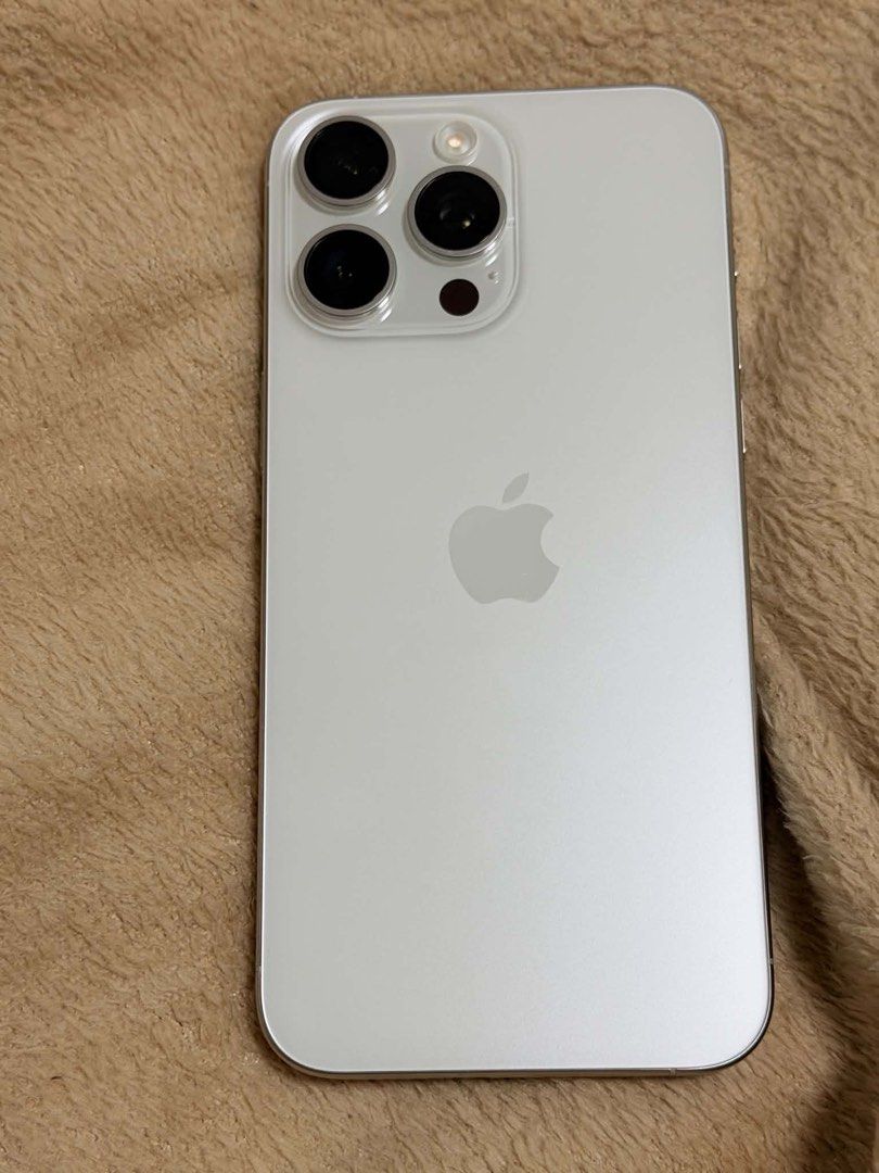 iPhone 15 Pro Max 256gb (Category: iPhone 15 Series) located in Rizal. Submitted by kaarl (Listing ID 1469568601, Image 2). Description: FS: iPhone 15 Pro Max 256gb White Titanium Inclusion: Unit Charger Case Tempered Glass Box Battery Health is at 84% and still in very good condition Sobrang alaga ng phone kasi personal use din and need for work din Open line - any sim will do No history of repair or bagsak. Sobrang kinis ng unit. Feels like bra