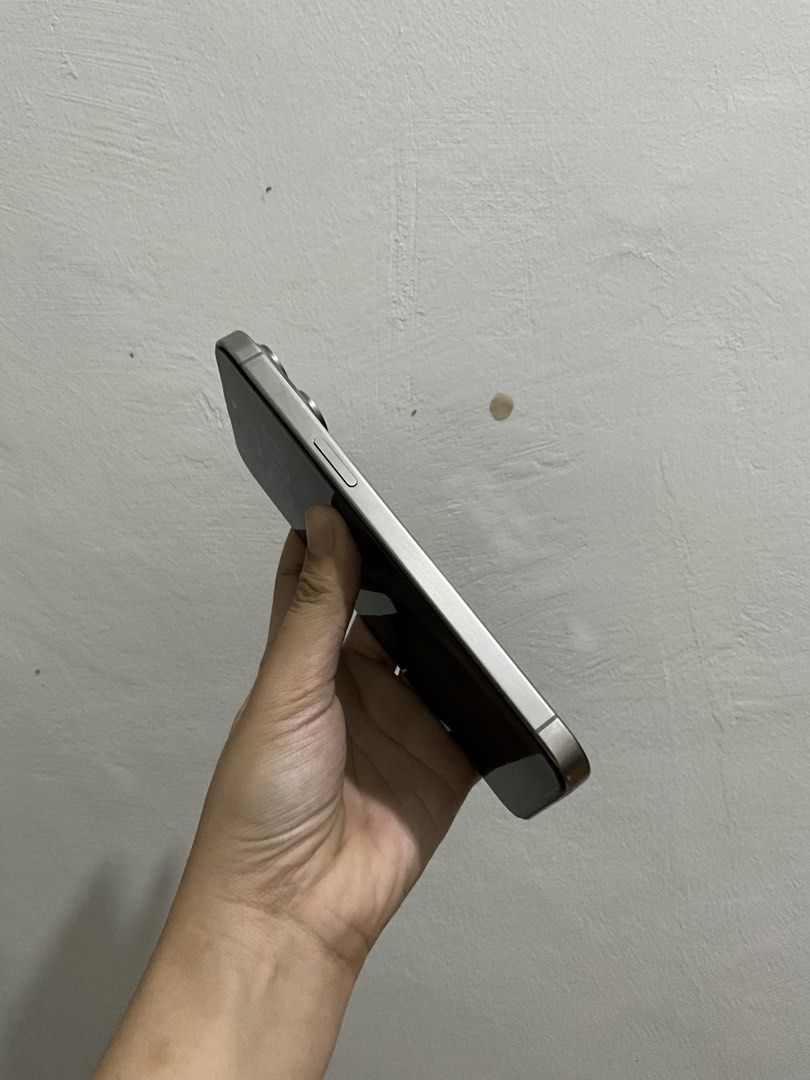 Iphone 15 Pro Max 512GB Factory Unlocked (Category: iPhone 15 Series) located in Makati City. Submitted by judyya__ (Listing ID 1469490103, Image 3). Description: Iphone 15 Pro Max 512GB Factory Unlocked Natural Titanium BH: 80% No issues, gagamitin nalang Unit and cord only Meetup: BGC Area Price still negotiable.
