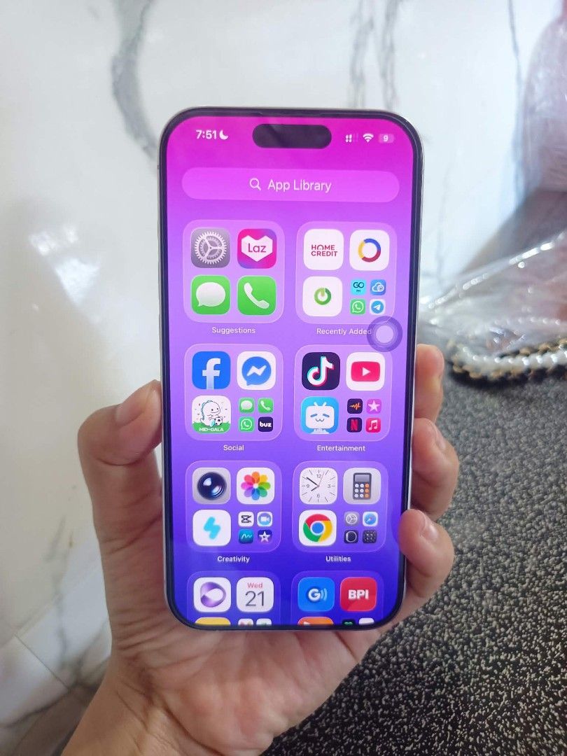iPhone 15 Pro white Titanium, 128GB (Category: iPhone 15 Series) located in Manila. Submitted by luxewant (Listing ID 1469532040, Image 1). Description: Selling my iPhone 15 Pro in white Titanium, 128GB, 100% Makinis, madaming kasamang Cases, Batt health 83%, matagal pa malowbat, could still last a day depending on how you use it, no icloud problems, you can reset all you want, slightly negotiable, with Box. Di lang kasama Charger. Pwede din swap