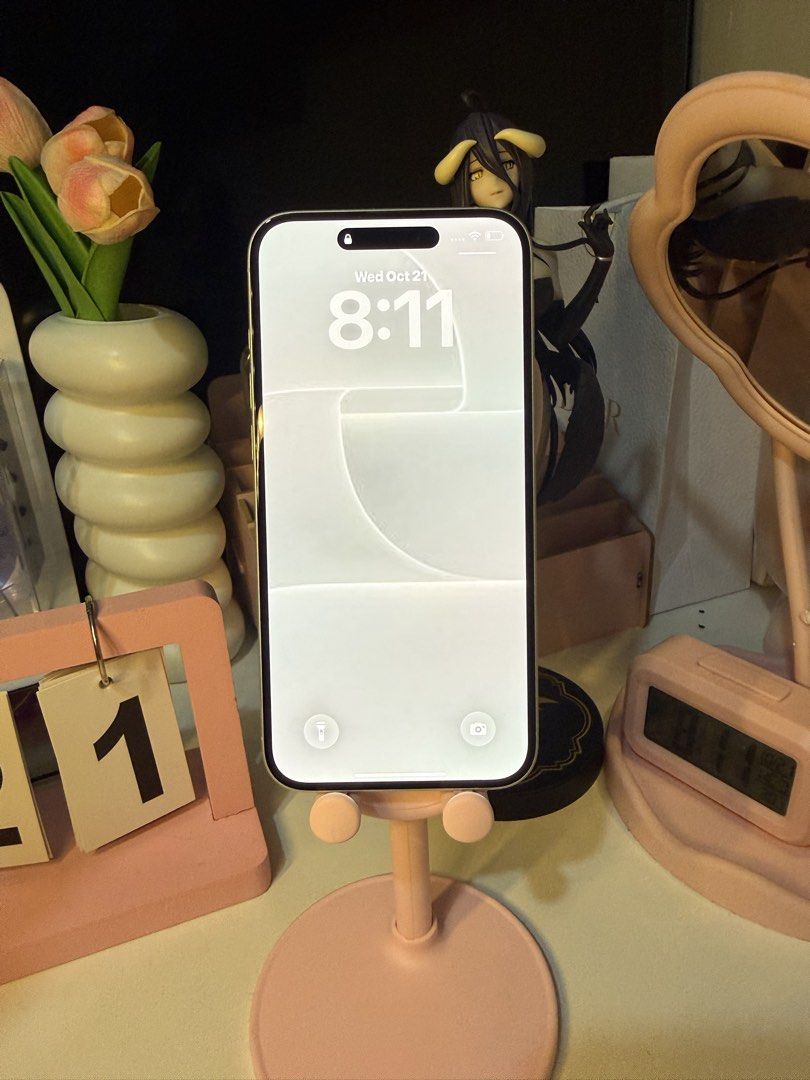 IPHONE 16 PLUS 256GB (Category: iPhone 16 Series) located in Manila. Submitted by yishaaaalim (Listing ID 1469512548, Image 2). Description: iphone 16 PLUS 256GB (WHITE TITANIUM)🤍 ₱37,500 RUSH! open for trade in lower unit+cash -256gb -95% original battery health -openline -smooth performance -no issue -allworking -true tone/face id working -unli check/reset upon meet up -hk variant(dual sim) inclusions: unit and case 📍marikina open for meet up