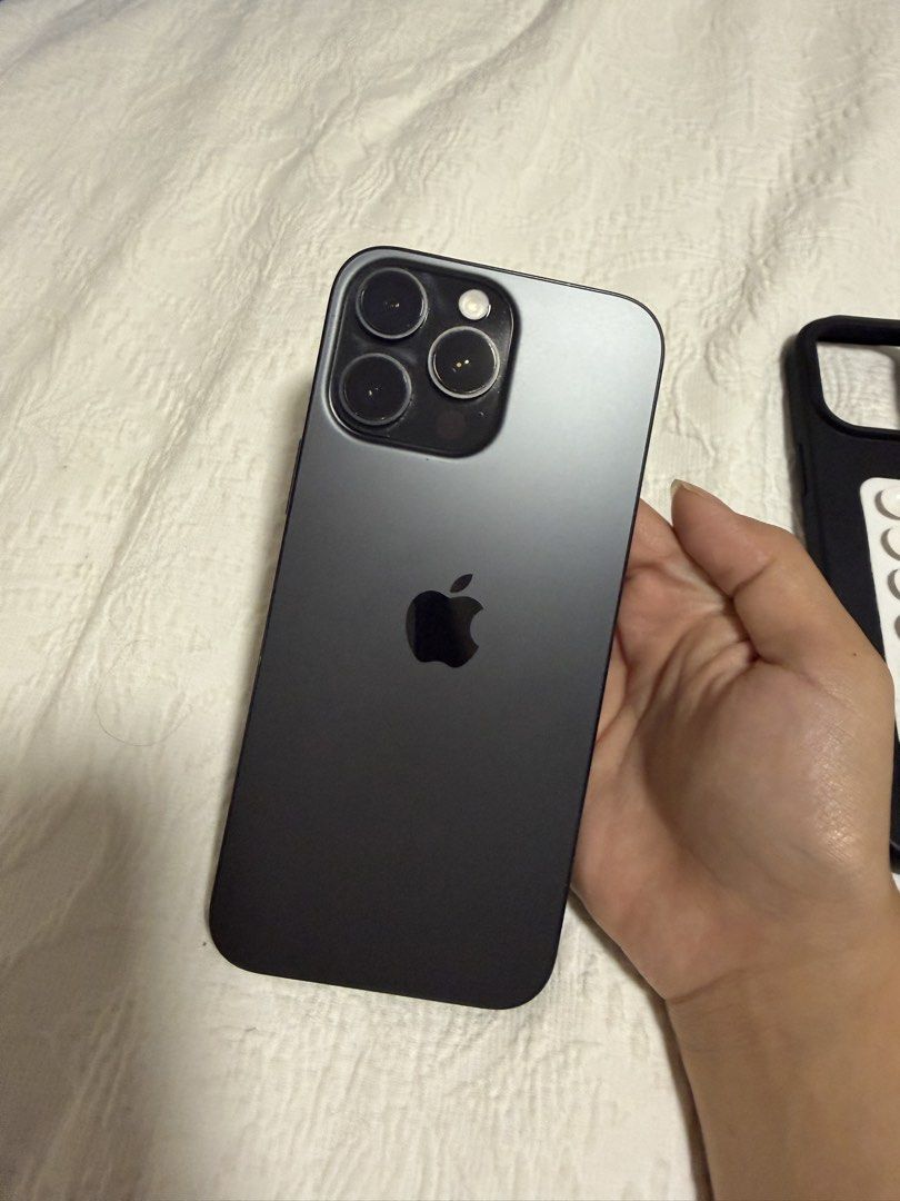 Iphone 16 promax Black titanium (Category: iPhone 16 Series) located in San Pedro. Submitted by dennis697 (Listing ID 1469459088, Image 2). Description: Iphone 16 Promax Black Titanium 512 GB BH 88% CC 742 HK/SG variant Inclusion: charging wire phone cases 📍SAN PEDRO LAGUNA.