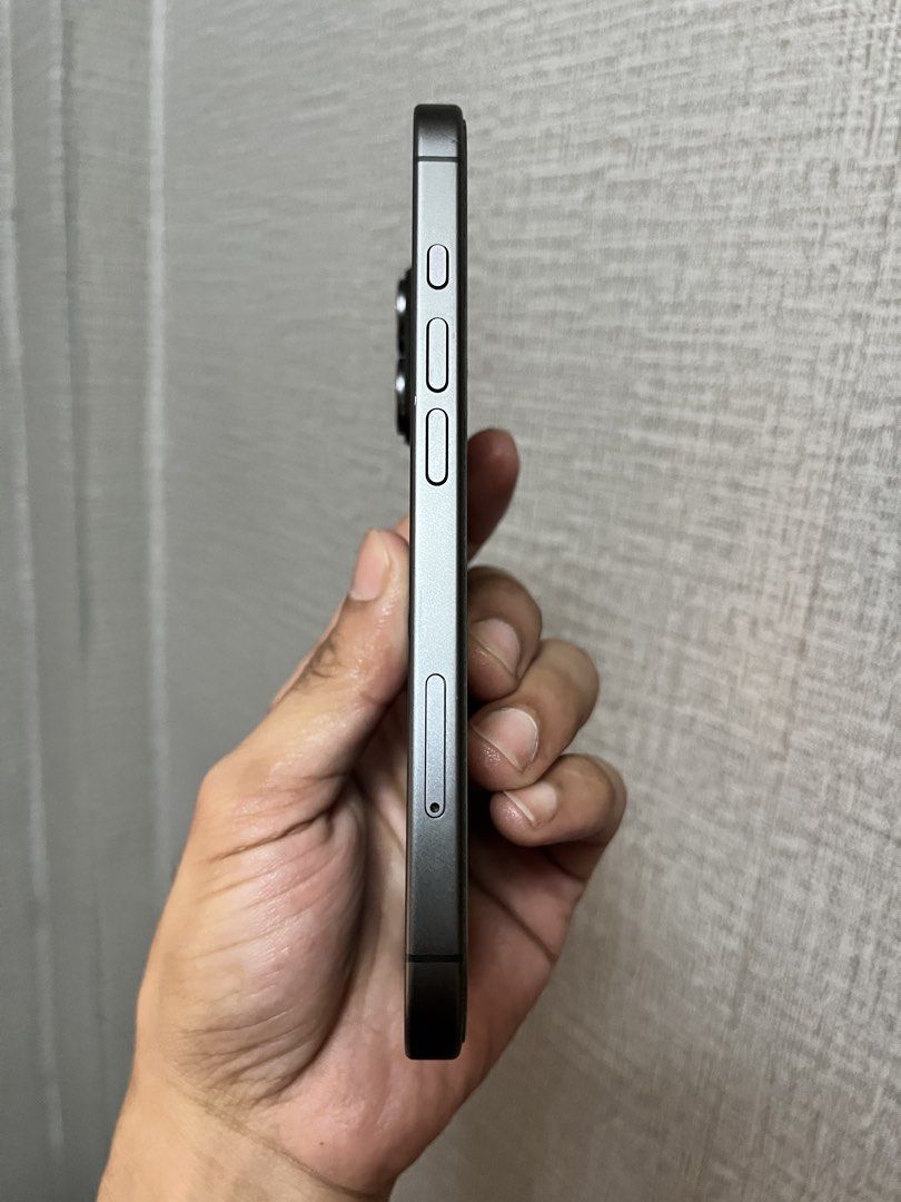 iPhone 17 (Category: iPhone 17 Series) located in Solano. Submitted by lewissalunat (Listing ID 1469493836, Image 3). Description: 256 GB Storage Under warranty till 03/2027 Box and Receipt Included Inbox Store .