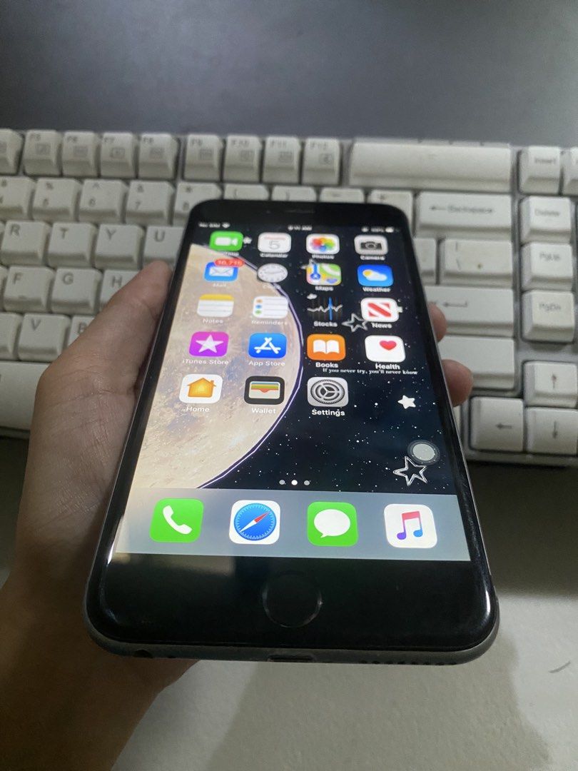Iphone 6plus 64gb (Category: Others) located in Binan City. Submitted by Msy_08 (Listing ID 1469395982, Image 1). Description: FOR SALE: iPhone 6 Plus 64GB (Space Gray) 📱 💰 Price: ₱3k ( Negotiable ) QUICK DETAILS: ✅Storage: 64GB ✅ Battery: 80% BH (Original) ✅Screen: Original LCD ✅Features: Working Touch ID / Fingerprint ✅No iCloud Issue CONDITION: All working / Smooth touch ⚠️ Issue: May yellowish tint sa gilid ng LCD (normal aging, di apektado