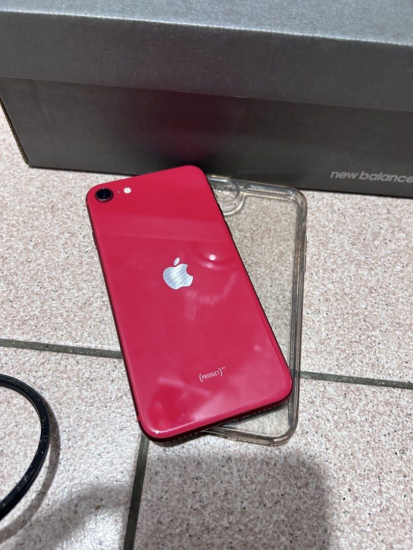 iPhone SE (2020) 256gb No issue (Category: iPhone SE Series) located in Mandaluyong City. Submitted by aliaxmadi (Listing ID 1469513283, Image 1). Description: - Model: iPhone SE 2020 (Product Red) - Same chip as iPhone 11✨ - Both Camera - super linaw - Storage Capacity: 256GB - Truetone & Fingerprint works - Condition: Good working condition, no hidden issues - Battery Health: 79% (with service message, still fully functional) - ios 26.5 (latest