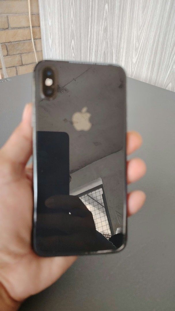 Iphone X 64gb (Category: iPhone X Series) located in Bay. Submitted by nero_olanam (Listing ID 1469421454, Image 2). Description: Location: (Bay, Laguna) - Model: Apple iPhone X - Storage: 64GB - Color: Space Grey - Battery Health: 89% (supports peak performance) - Condition: Pre-loved, well-maintained with normal signs of use - Features: Clear OLED display, dual rear camera, Face ID working - No Icloud lock -No Sim restrictions / Openline .