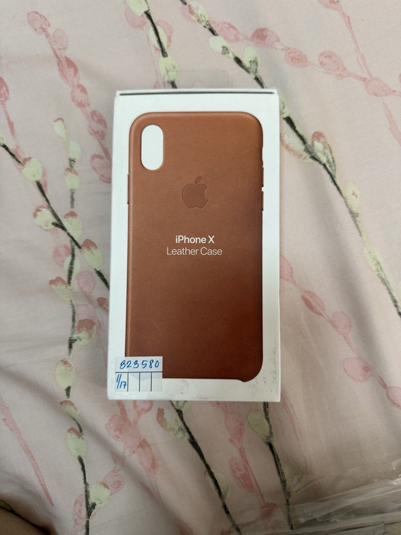 Iphone X leather case Brown (Category: Cases & Sleeves) located in Caloocan City. Submitted by shop_prelove (Listing ID 1469413611, Image 2). Description: Used Please see photo for condition of the case.