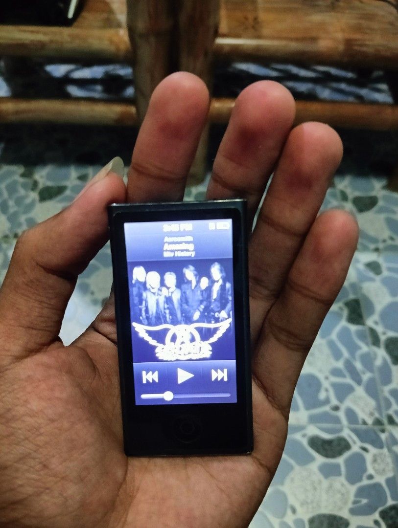 iPod nano 7th gen (Category: Other Gadgets) located in San Fernando. Submitted by bogartforsale03 (Listing ID 1469522979, Image 1). Description: 16gb okay pa batt life, umaabot hours buttons all working issue: scratches dents and not accurate yung battery indicator. pm lang po negotiable can ship thru JnT .