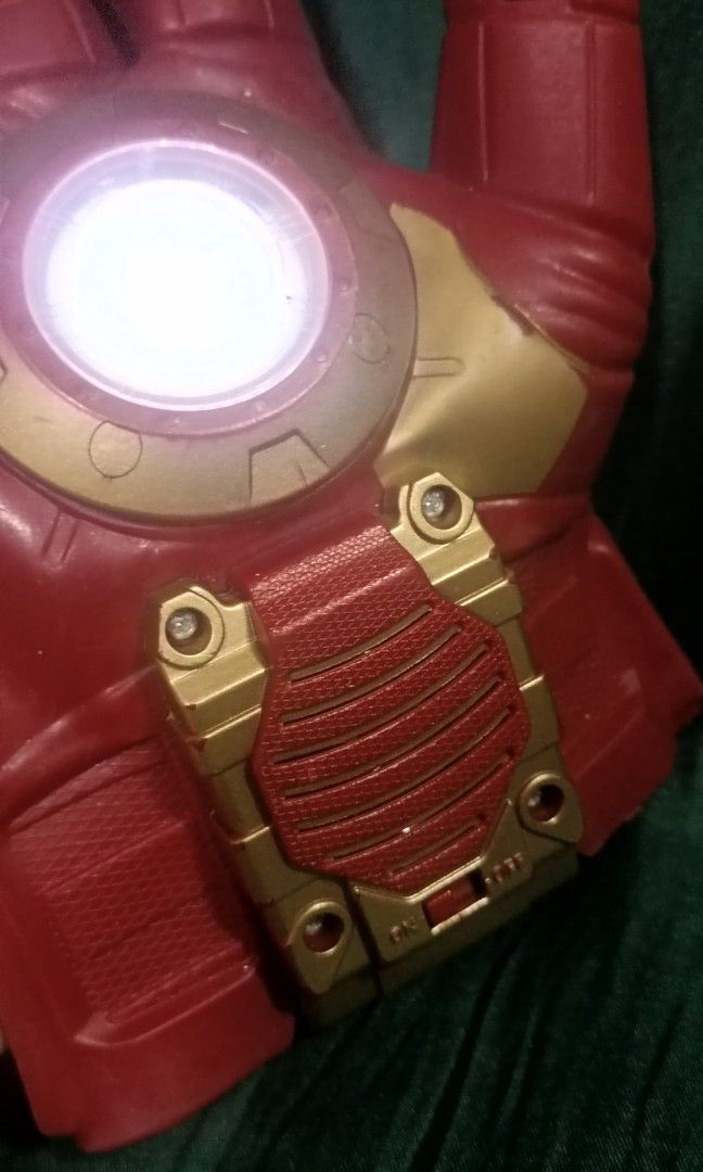 Iron Man FX Gloves (Category: Everything Else Others) located in Pasig City. Submitted by heidedieh (Listing ID 1469396021, Image 3). Description: Age of Ultron with Lights and Sound effects fits 10 to adult.