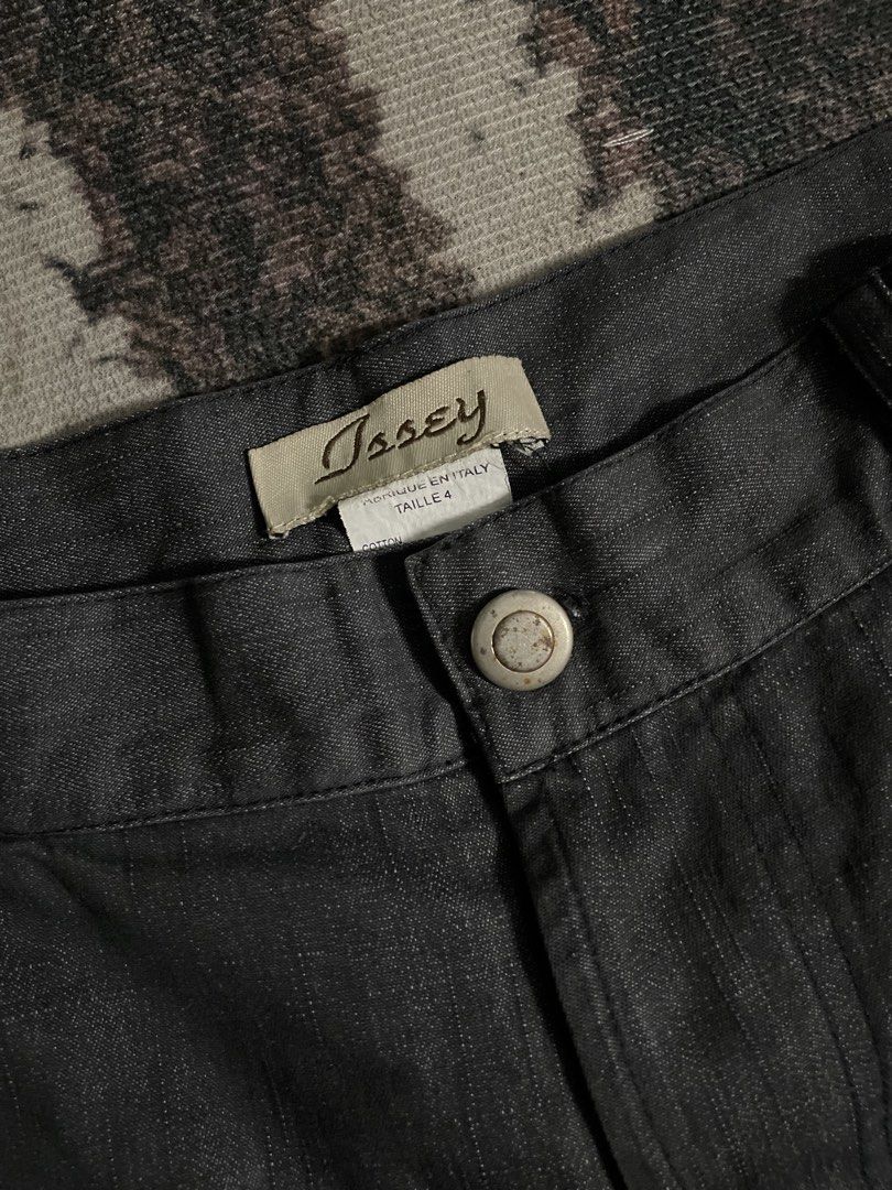 Issey Betty Boop Pants (Category: Other Bottoms) located in Pasig City. Submitted by void_supply (Listing ID 1469443466, Image 2). Description: Made in italy.
