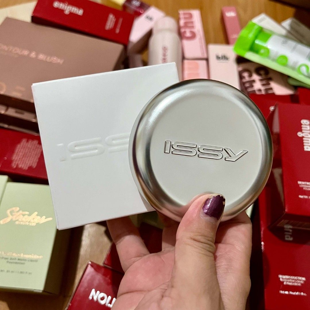 Issy makeup fixing powder full sized (Category: Makeup) located in Butuan. Submitted by rosefinds19 (Listing ID 1469418887, Image 1). Description: universal shade below srp makeups available 💯Authentic and brandnew direct supplier po tayo.