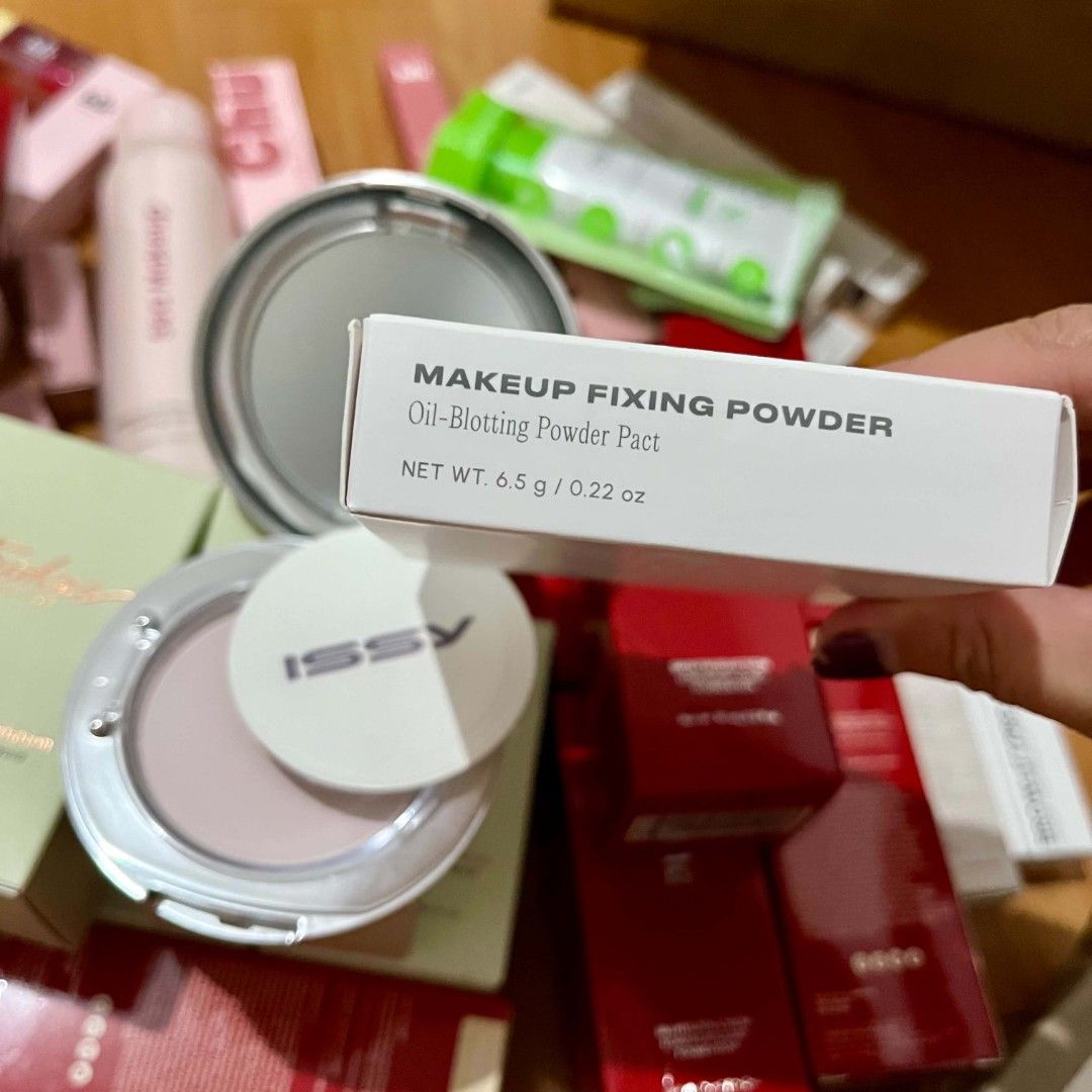 Issy makeup fixing powder full sized (Category: Makeup) located in Butuan. Submitted by rosefinds19 (Listing ID 1469418887, Image 3). Description: universal shade below srp makeups available 💯Authentic and brandnew direct supplier po tayo.