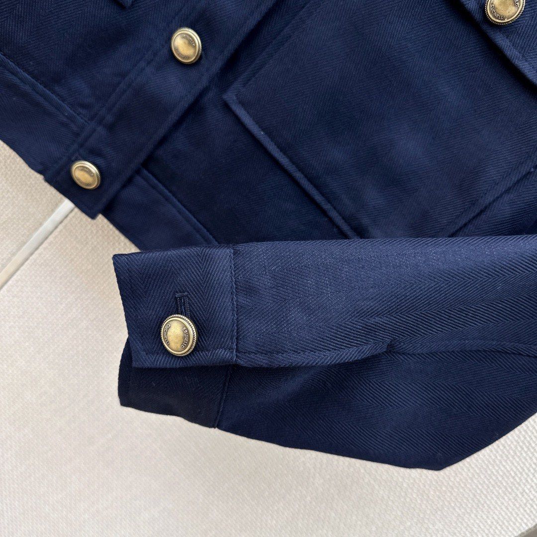 Jacket cugg7 (Category: Coats, Jackets and Outerwear) located in Singapore. Submitted by yejasmine (Listing ID 1469430187, Image 8). Description: .